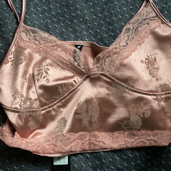 Motel Rocks Crop Top - Picture 3 of 3